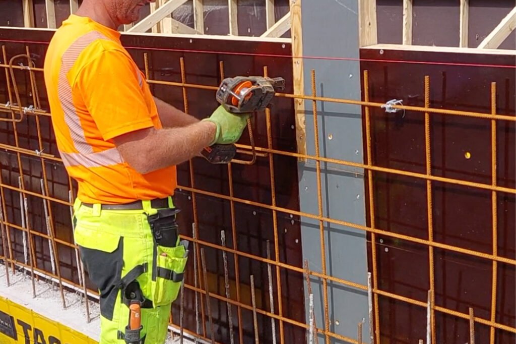 RonaRakennus Palvelu Key Services